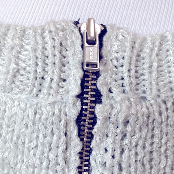 Divided by H&M Sweater with Back Zipper Detail - Picture 4 of 6